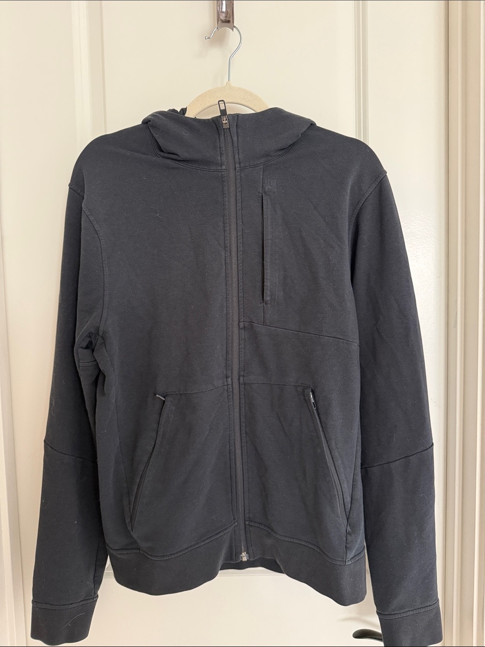 lululemon athletica men’s  Black Zip-Up Hooded Jacket